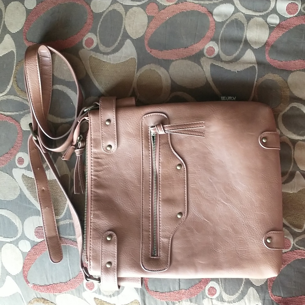 Brown twig and arrow cross body purse